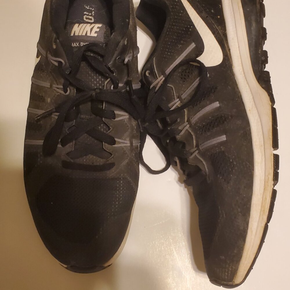 Nike Men's Max Dynasty Size 9 Black Shoes